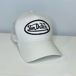 Vintage Von Dutch Trucker Hat - White Hot Y2K Vibes! 🚚✨